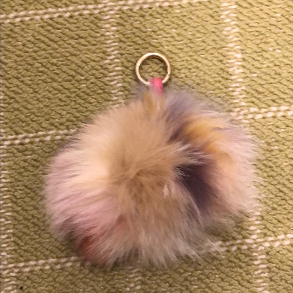 Fur Pom Pom